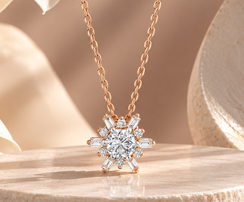 0.33 Karat Flora Baget Pırlanta Kolye