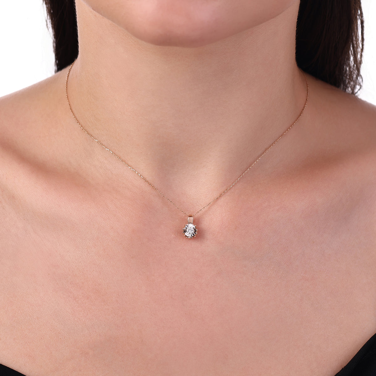 0.11 Karat Tektaş Pırlanta Kolye