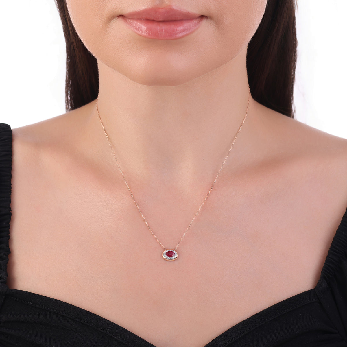 0.59 Karat Oval Yakut Pırlanta Kolye
