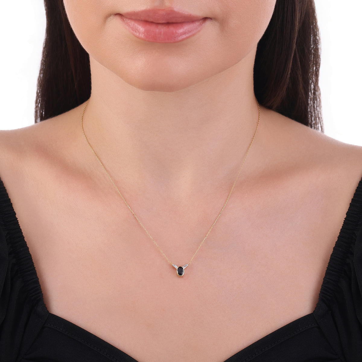 0.52 Karat Oval Safir Baget Pırlanta Kolye
