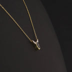 0.52 Karat Oval Safir Baget Pırlanta Kolye