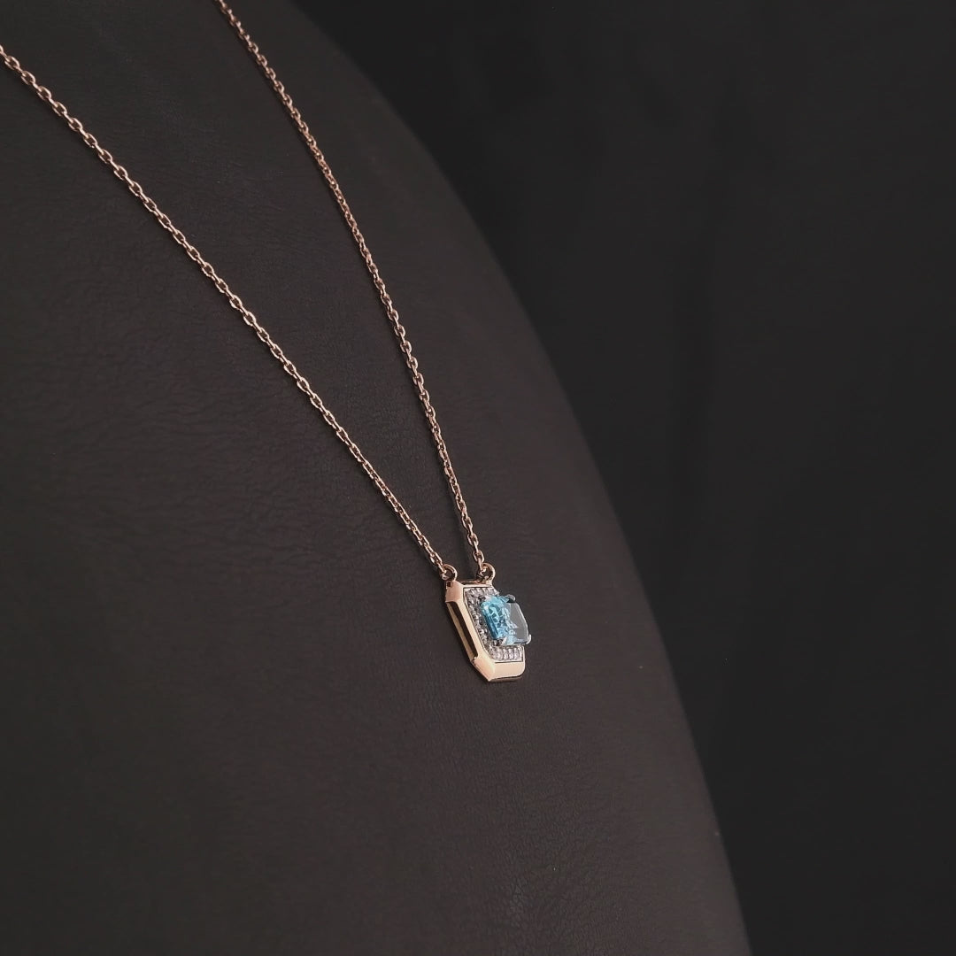 0.75 Karat Blue Topaz Pırlanta Kolye