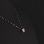 0.33 Karat Flora Baget Pırlanta Kolye