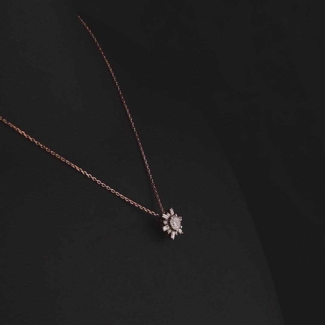 0.33 Karat Flora Baget Pırlanta Kolye